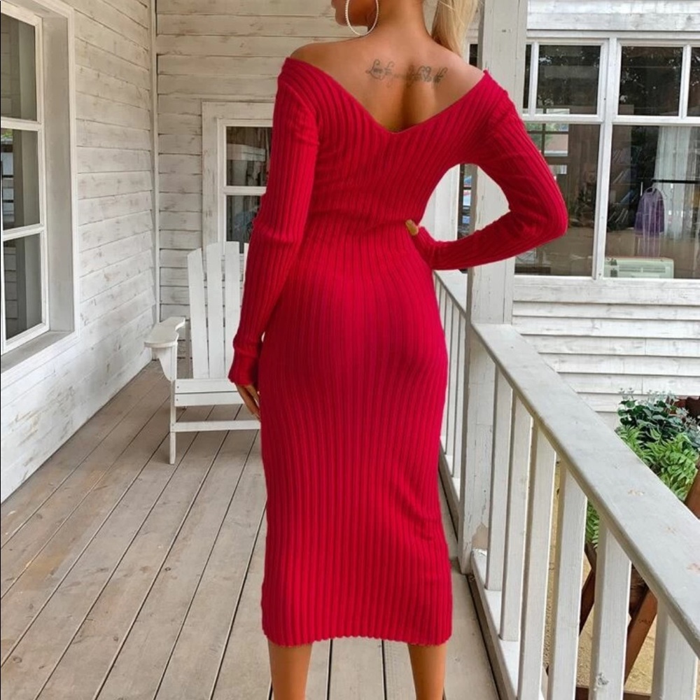 Black V neck ribbed knit sweater dress - Picture 3 of 15